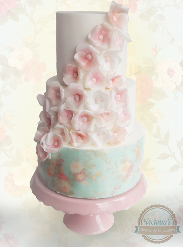 wedding-cake-victoria's-cupcakes-flower-wedding-cake
