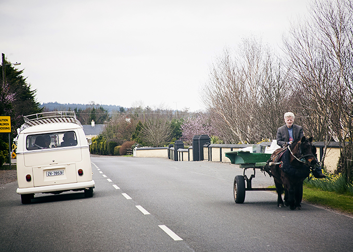 1-Irish-countryside-rural-wedding-scene-Couple-Photography