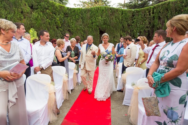 10-Outdoor-Spanish-Wedding-Ceremony-Spain-Owen-Farrell-Photography (1)