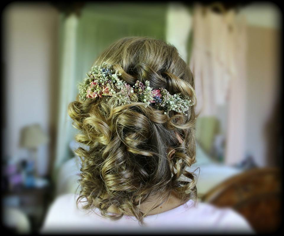 Vow2Wow-Wedding-Hair-style-summer-romantic