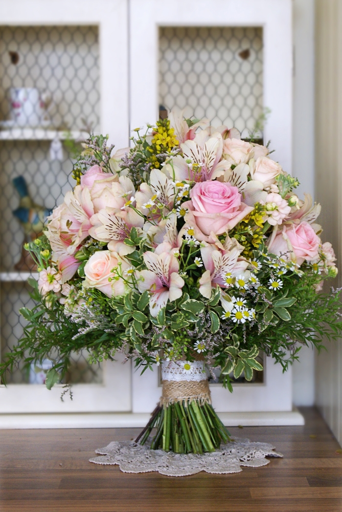 loose-summer-wedding-bouquet-bloomsday