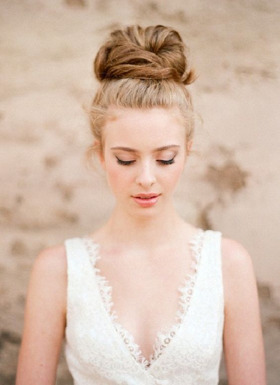soft-bridal-ballerina-bun-modern-summer-wedding-hair