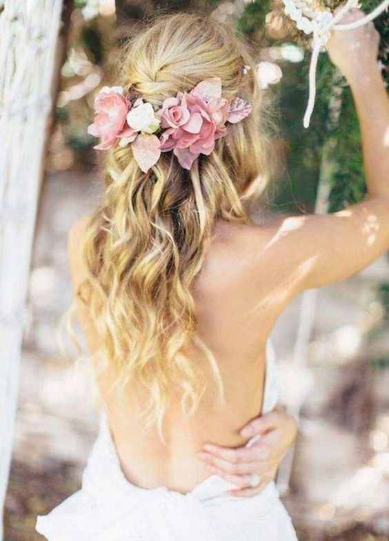 soft-romantic-wedding-hair-style-down-waves-fresh-flowers