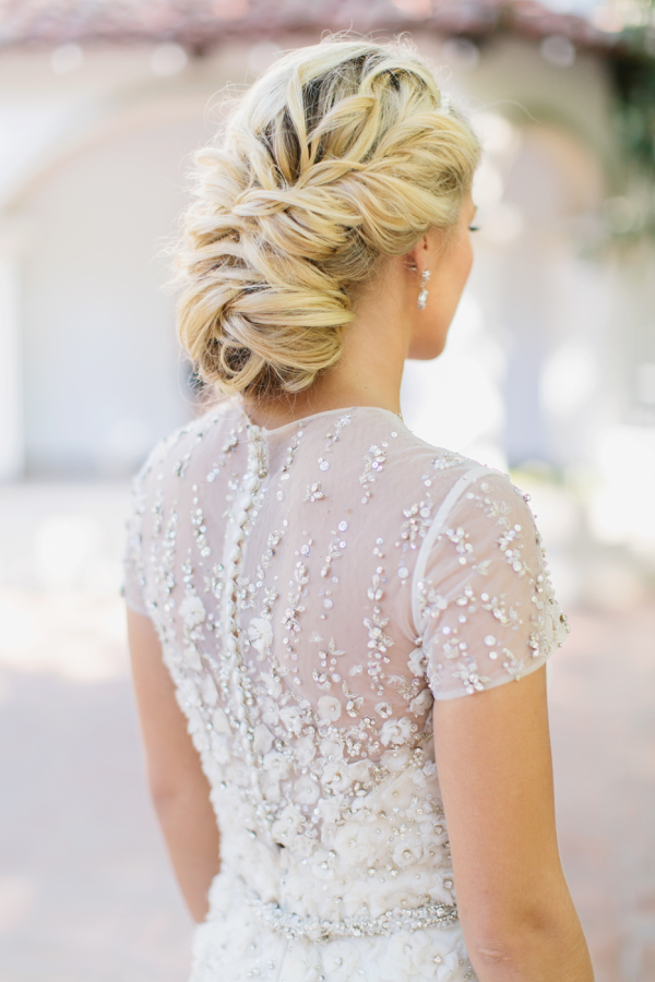 soft-vintage-style-wedding-hair-summer-blonde