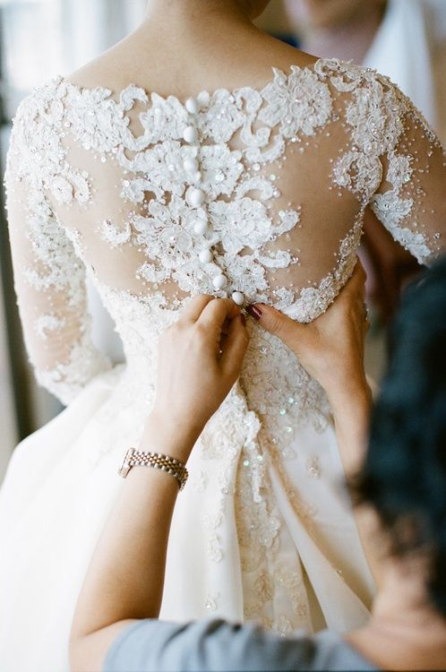wedding-dress-back-details