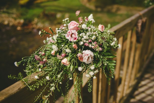 16-Brooklodge-Wedding-flowers-Emma-Russell-Photography-weddingsonline