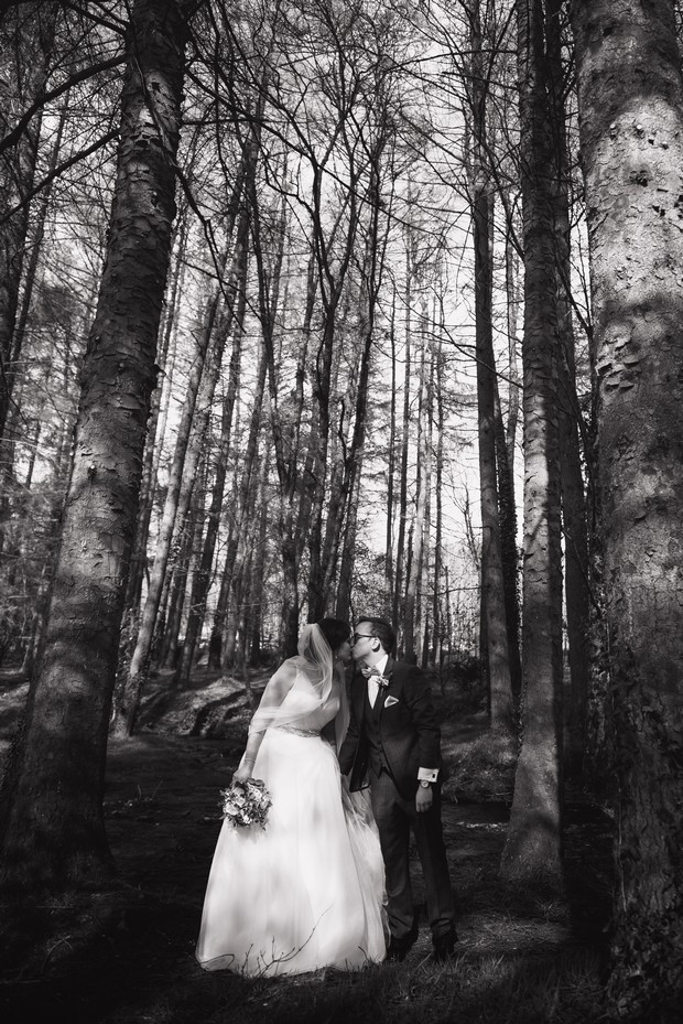 38-Wood-wedding-forest-photography-Emma-Russell-weddingsonline
