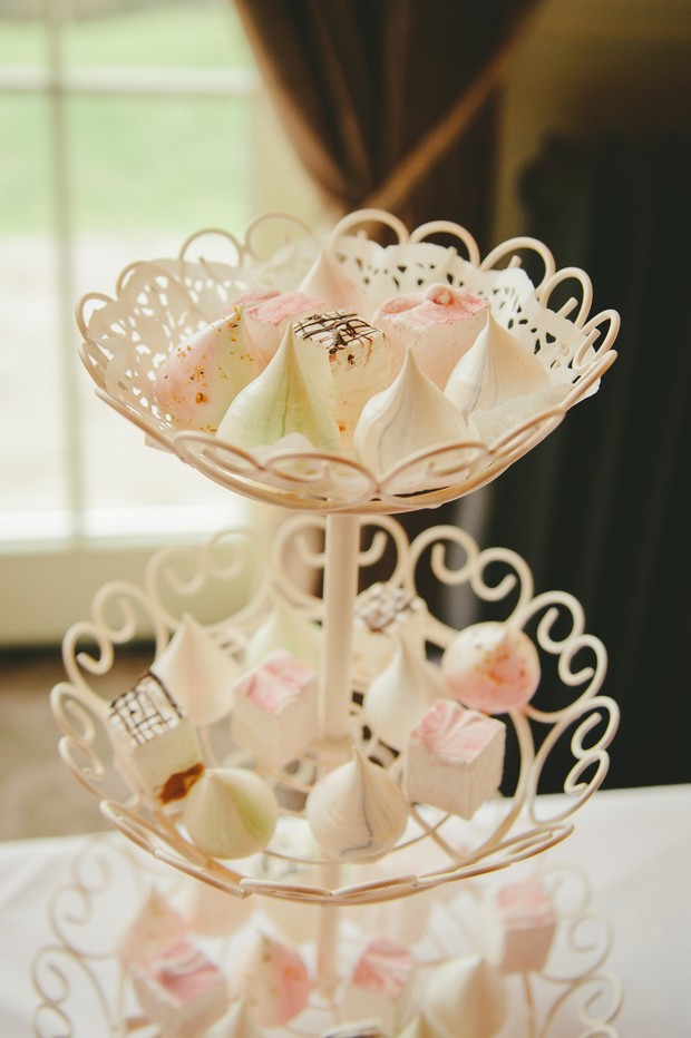 43-Dessert-table-ideas-cakes-brooklodge-wedding-weddingsonline (3)
