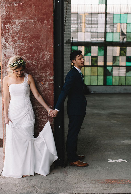 27 First Look Wedding Photos that'll give you ALL the Feels ...
