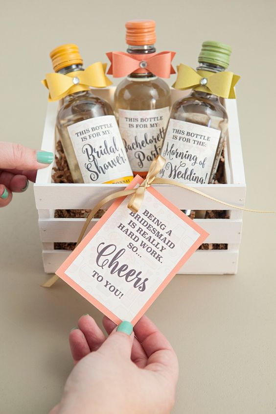 bridesmaid-gift-mini-wine-box