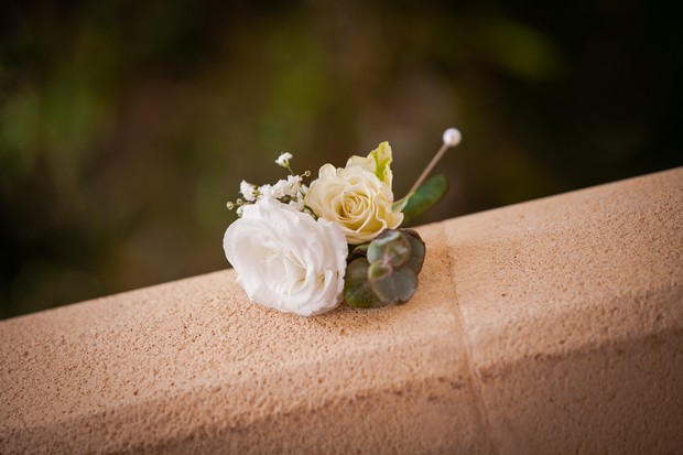 2-White-Rose-Boutonniere-Elegant-Wedding-weddingsonline