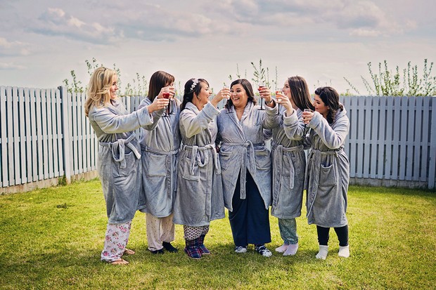 8-bridesmaids-getting-ready-comfy-robes-weddingsonline