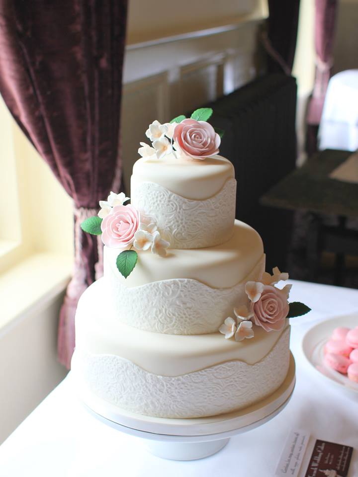 classic-three-tier-wedding-cake-sugar-flowers-french-ireland-2