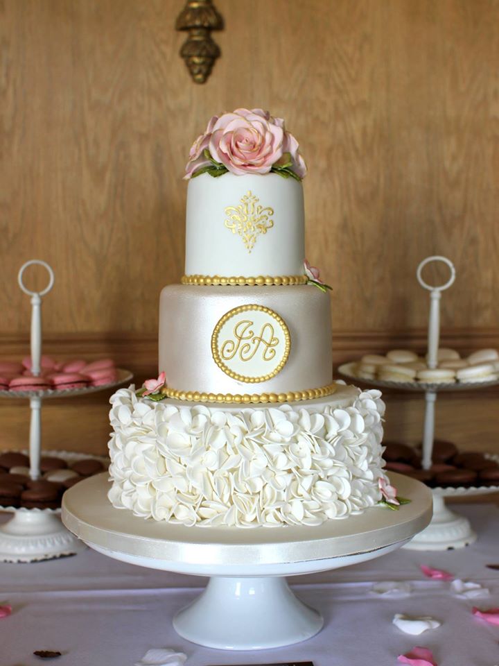 monogrammed-show-stopping-wedding-cake-gold-french-ireland