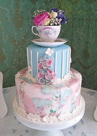 vintage-tea-party-pastel-wedding-cake-marias-cakes