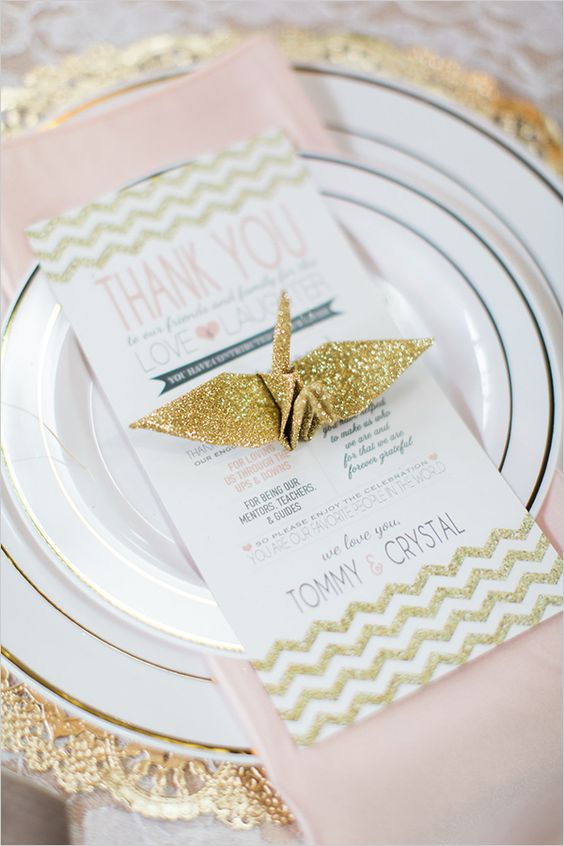 fun-gold-glitter-wedding-table-place-setting-alternative