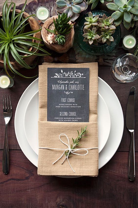 rustic-autumn-wedding-table-place-setting-napkin
