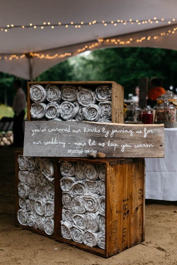 wedding-forest-theme-blankets-guests