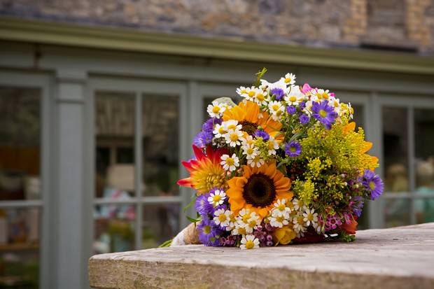 10-spring-wedding-bouquet-sunflower-daisies-weddingsonline