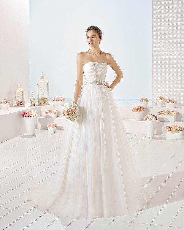Luna-Novias-Wedding-Dresses-2017-Yield