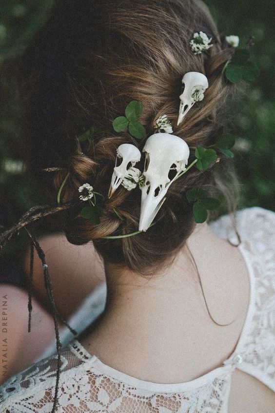 halloween-wedding-ideas-hair-accessories