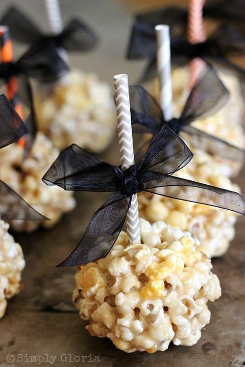 halloween-wedding-ideas-popcorn-pops