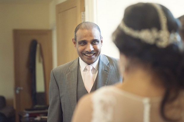 11-first-look-wedding-photo-father-bride-reaction-Couple-Photography-weddingsonline