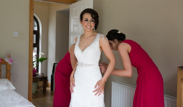12-real-bride-getting-ready-dress-fitting-weddingsonline (1)