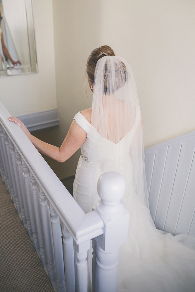 13-Pretty-bride-mirror-stairs-photo-weddingsonline (2)