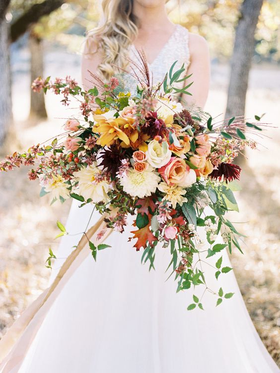 autumn-wedding-bouquet-mixed-rustic
