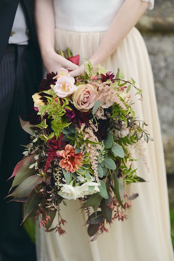 autumn-wedding-bouquet-oversized-mixed