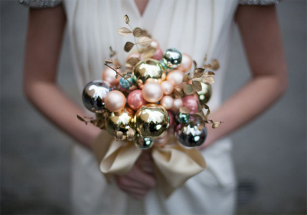 alternative-bauble-wedding-bouquet-christmas-wedding-ideas