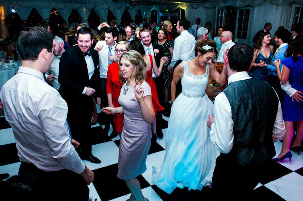 dance-floor-tips-hire-a-professional-wedding-band-DJ