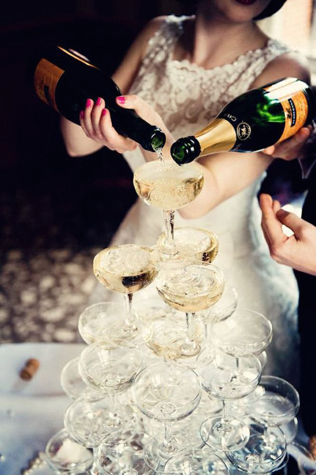 new-years-eve-wedding-ideas-champagne-tower