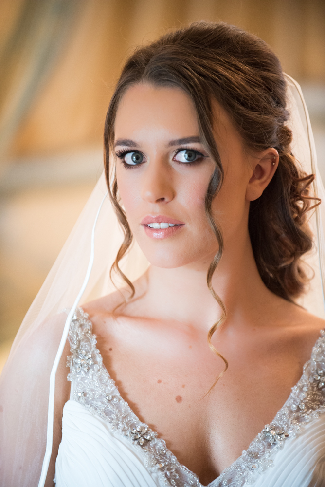 9-Real-Bride-Wedding-Michelle-T-Makeup-The-Hair-Mob-weddingsonline (3)