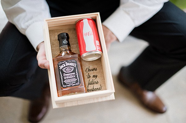 20 Seriously Sweet Wedding Morning Gift Ideas for Grooms ...