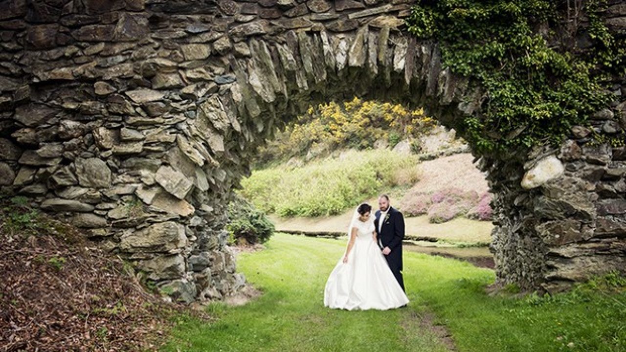 A Delightful Druids Glen Wedding By Couple Photography - 