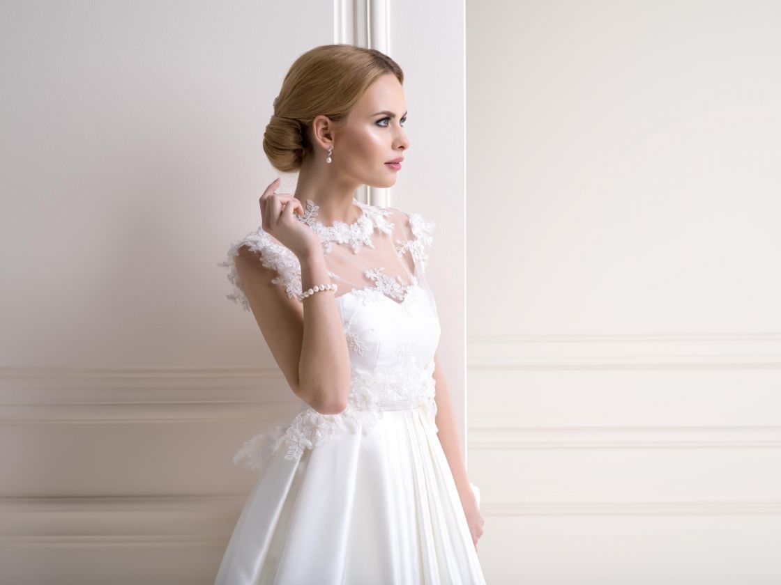 20 Stylish Bridal Cover Ups & Toppers To Transform Your Look