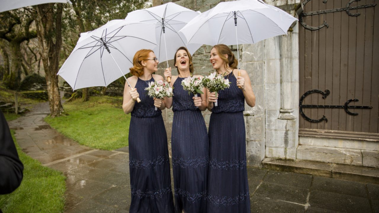 cheap umbrellas for wedding guests
