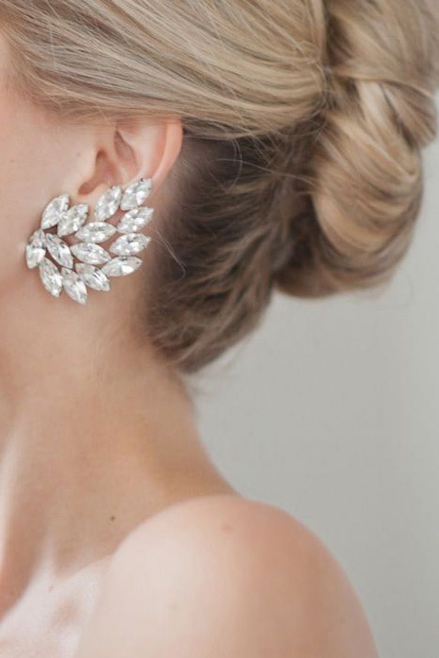 11 Accessories Winter Brides Will Want for their Own Big Day