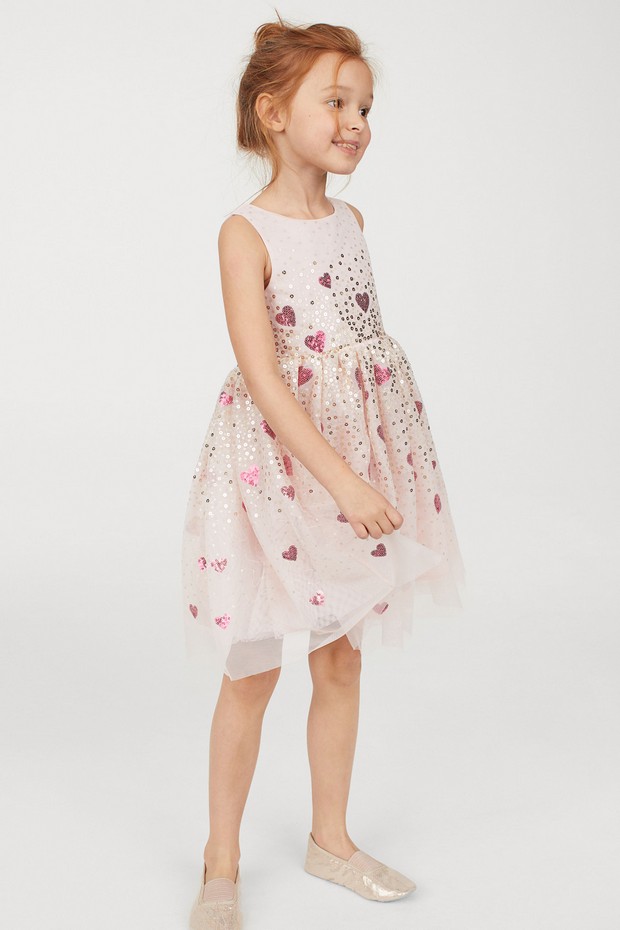 13 Adorable Dresses for Your Spring Flower Girl | weddingsonline