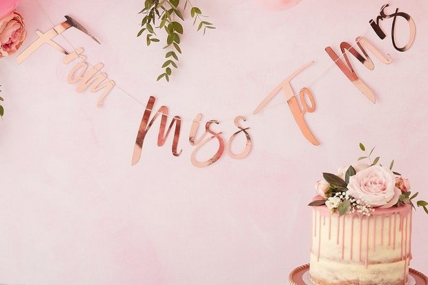 15 Pretty Hen  Party  Decorations  to Deck Your Space Out 