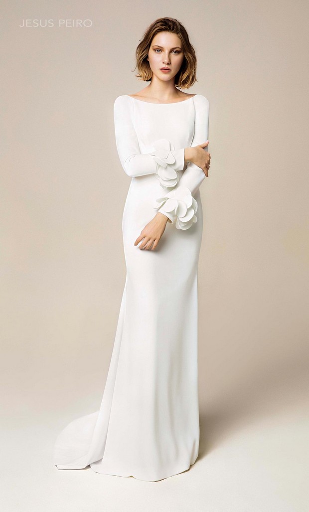 20 Modern Minimalist Wedding Dresses Weddingsonline 1056