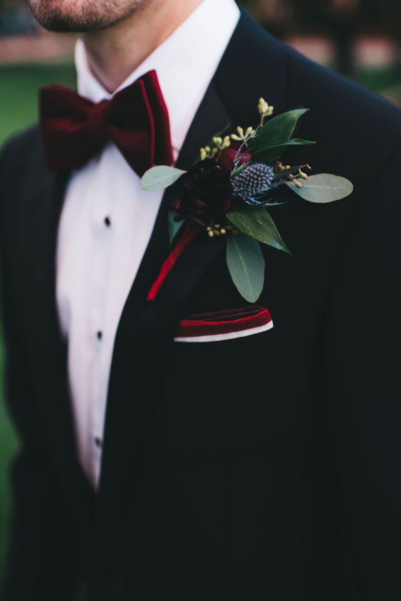 13 Stunning Grooms Christmas Buttonholes | weddingsonline