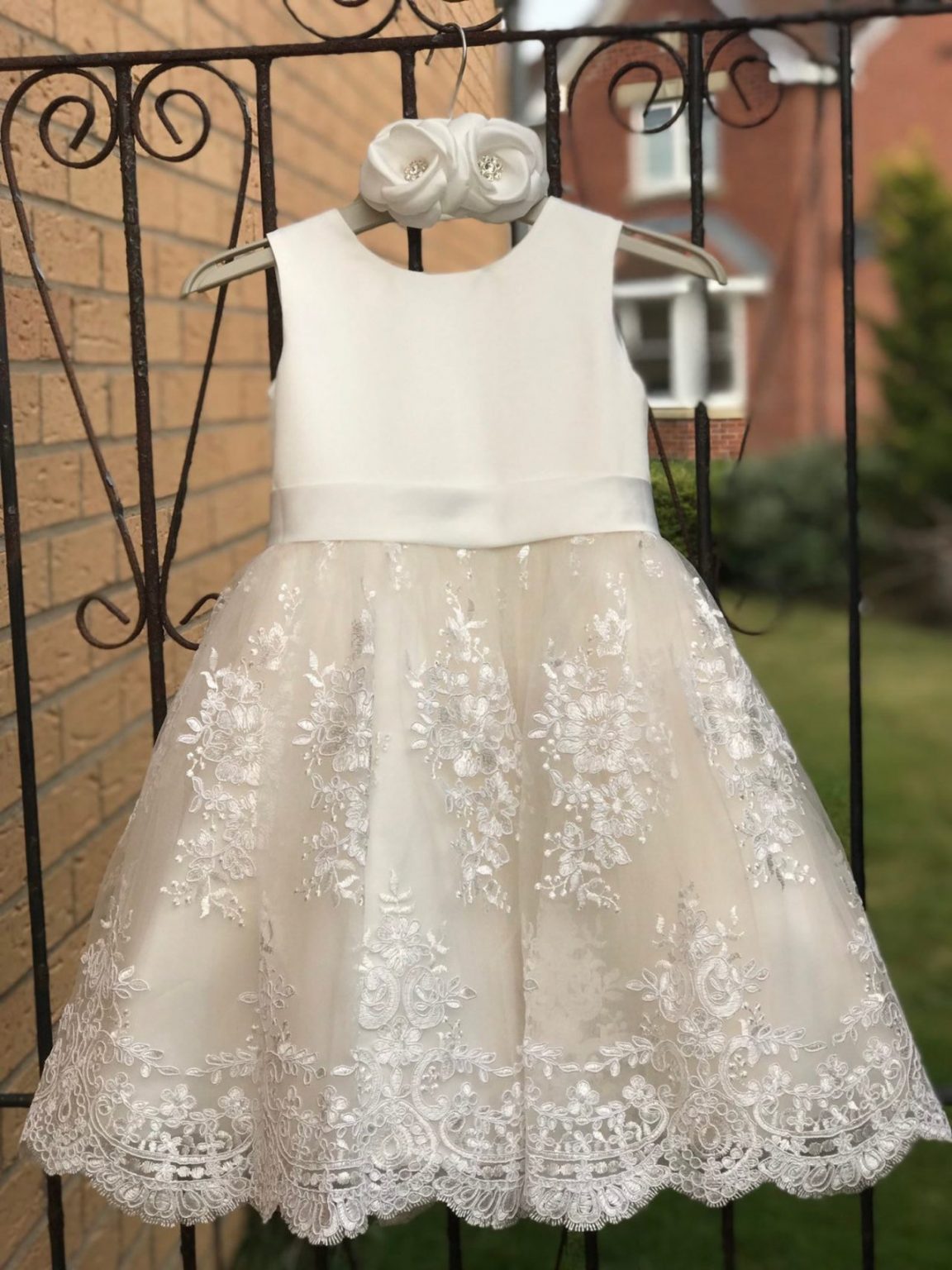 10 Pretty Ivory Flower Girl Dresses Weddingsonline