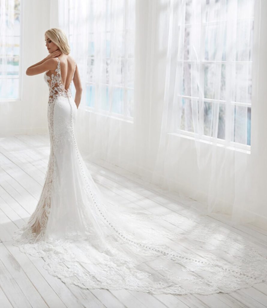 Enchanting & Dramatic Back Detailed Bridal Gowns