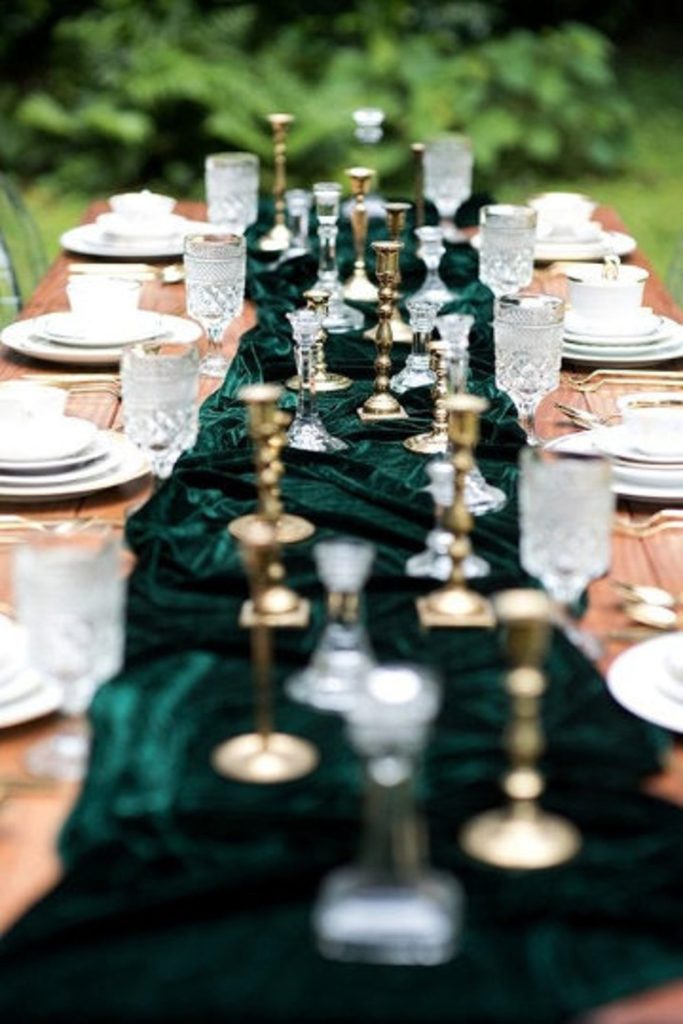 9 Luxurious Velvet Wedding Details 