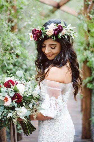 Pretty Ways to Wear Flowers in your Hair | weddingsonline