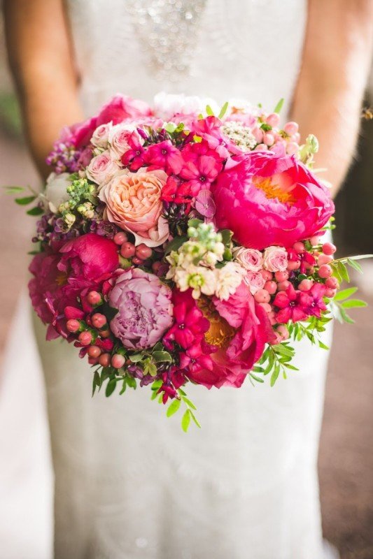 bold and striking bridal bouquet