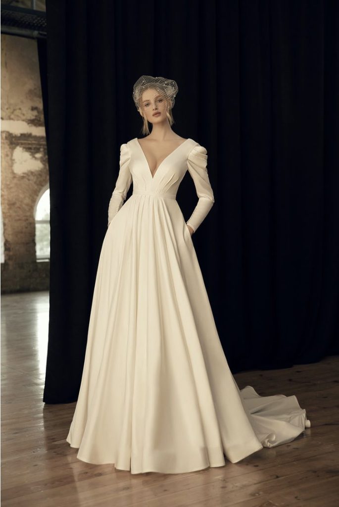17 Exquisite Wedding Dresses With Sleeves